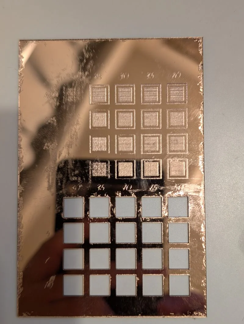 alt:アクリルにマステを貼って表からカット size:300