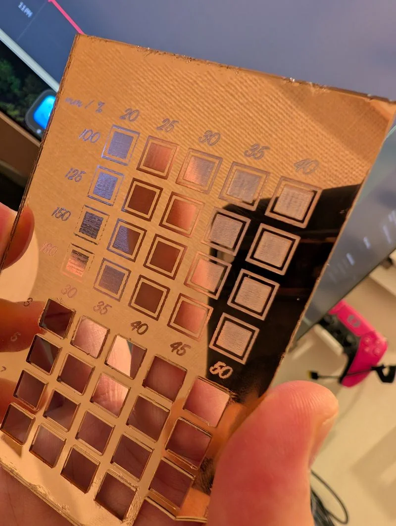 alt: 裏からカットしたので、アクリルが透ける size:300